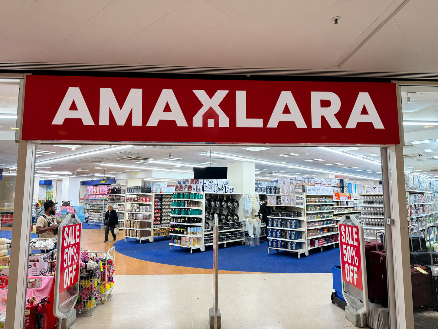AMAXLARA store front